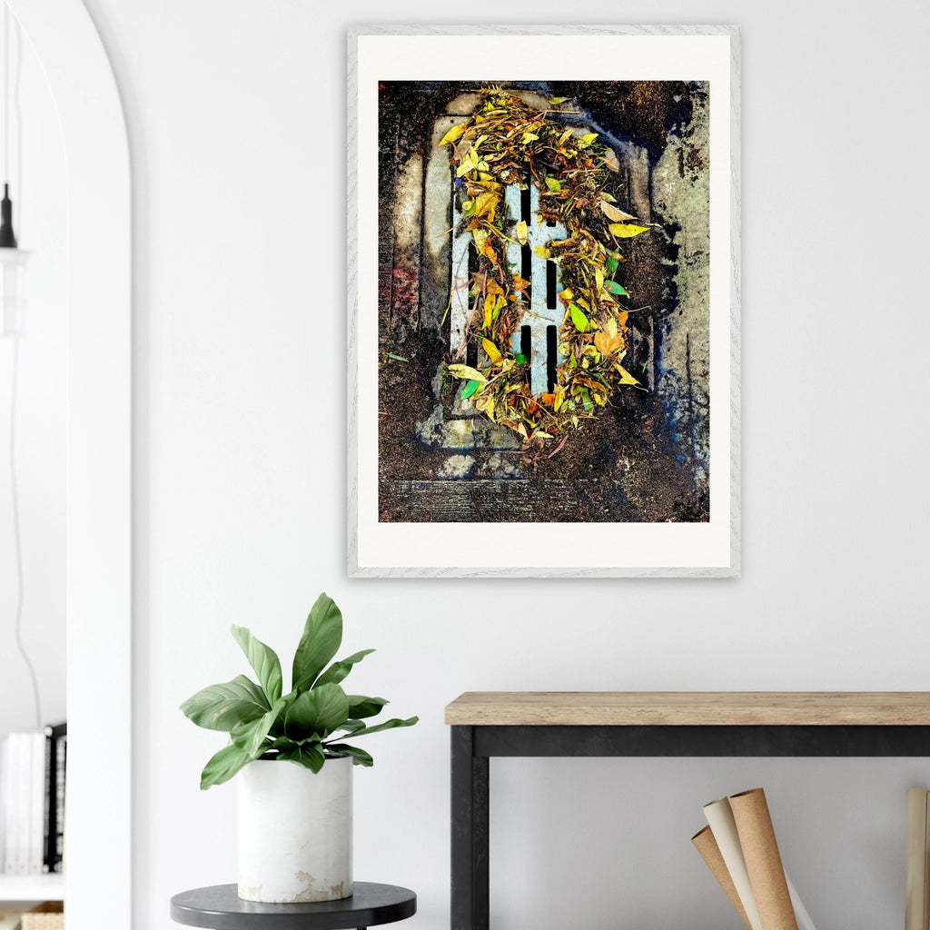 Water organizes leaf framed print detail – shatterproof plexiglass protection